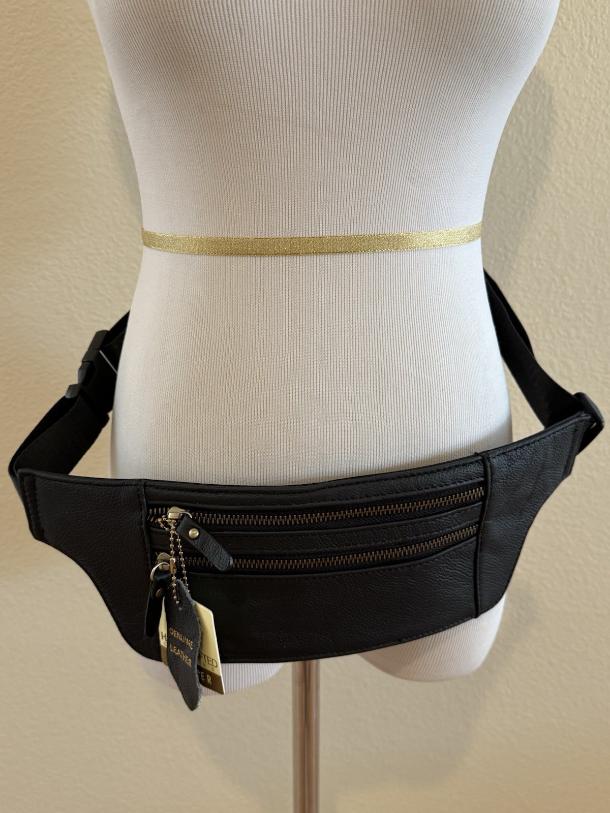 NWT COW-HIDE LEATHER Fanny pack Money Belt For Travel RED