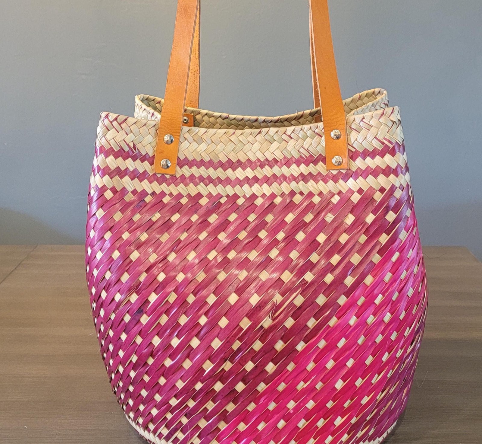 XL Handwoven Magenta Tote Bag – Natural Palm and Leather