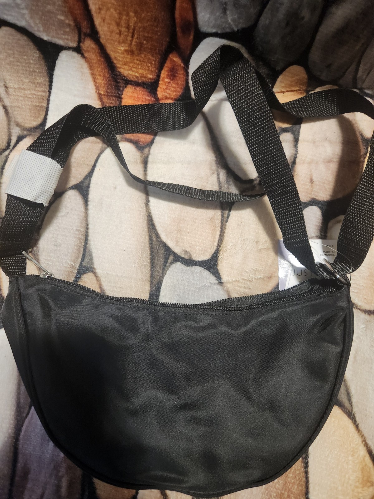 Women’s Nylon Half Moon Bag Crossbody Purse With Adjustable Strap Black