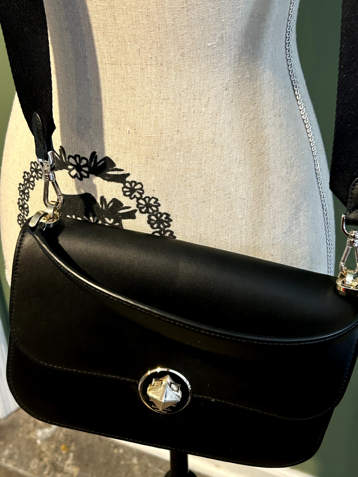 Kate Spade NY Audrey Flap Smooth Black Leather Crossbody Turn lock Purse Handbag