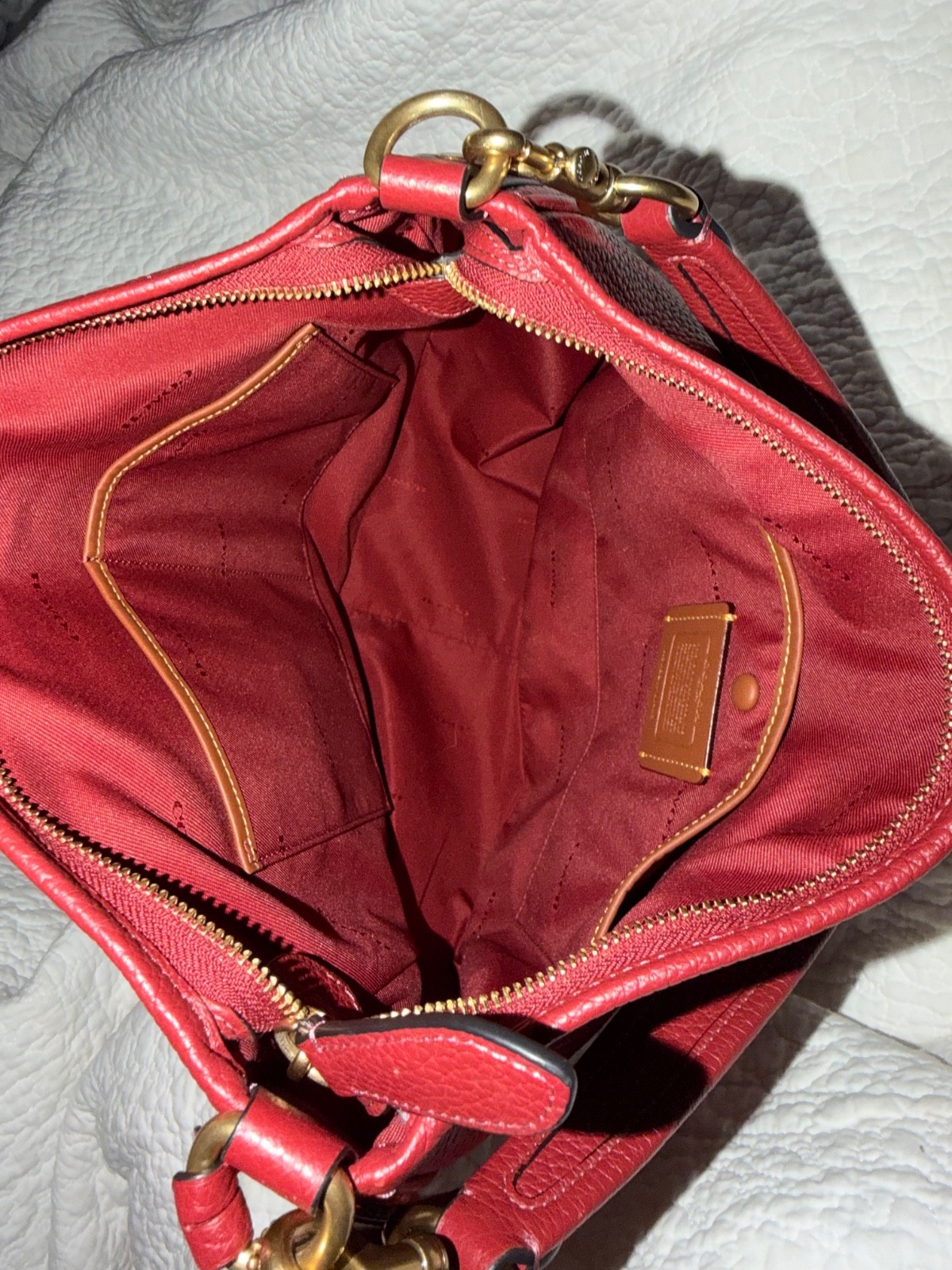 Coach purse Gold accent burgundy color vintage looking to sell 200$ obo