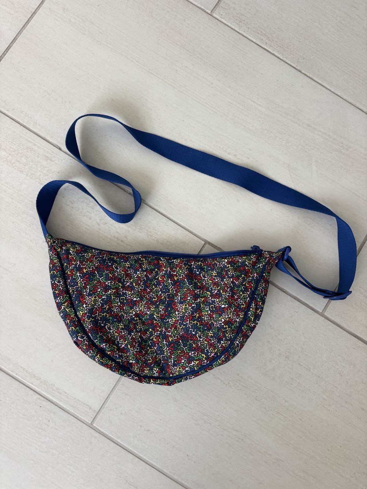 UNIQLO Keith Haring Round Mini Shoulder Bag JAPAN BODY BAG H6.7’×W11.0′ Blue