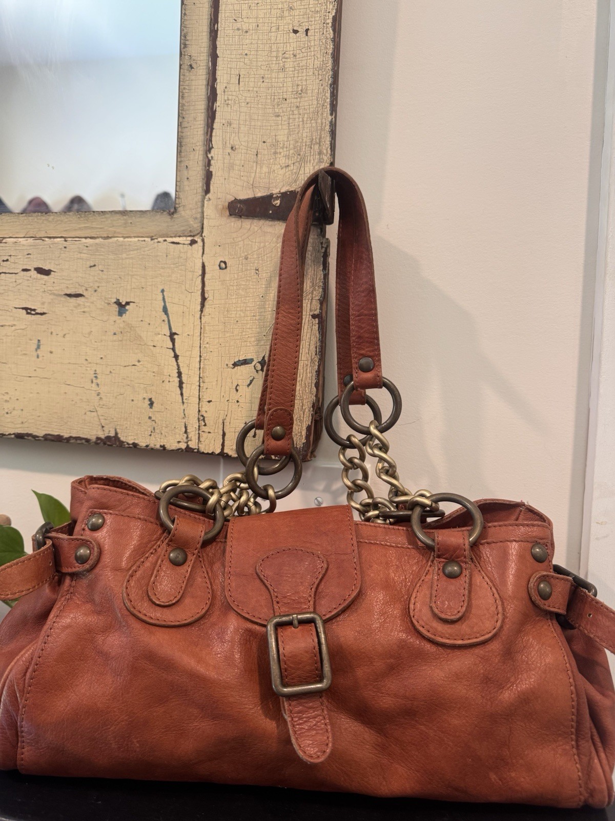 Maurizio Taiuti Made In Italy – Leather Shoulder Bag – BRASS -Gold Chain Strap