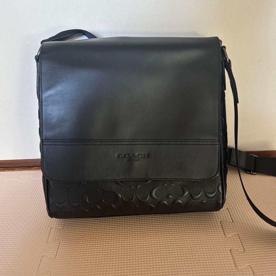 COACH Black Leather Shoulder Bag