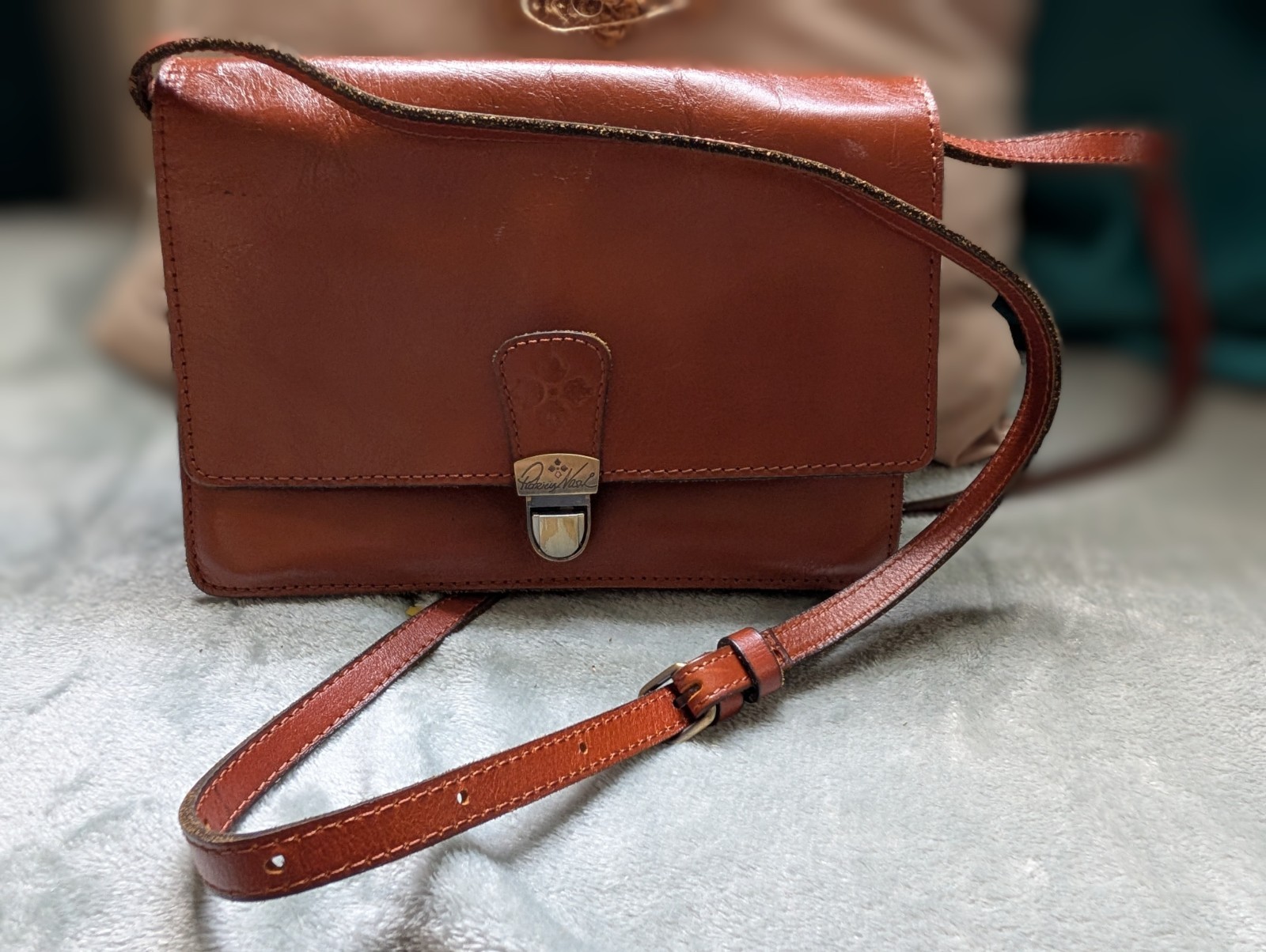 Patricia Nash Brown Small Crossbody Bag Magnetic Flap Pockets Gold Hardware