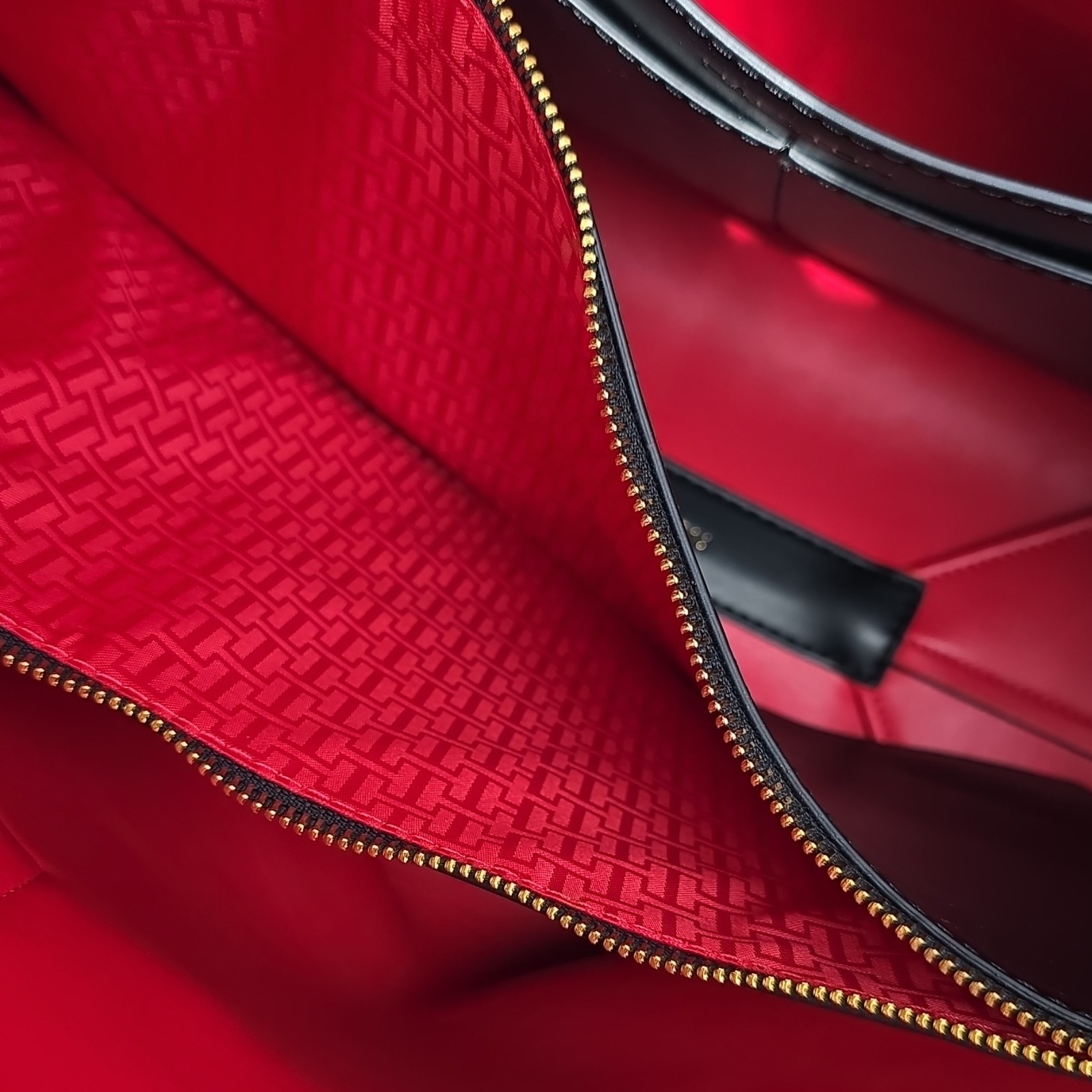 Halston Black Tote Bag Zip Closure Gold Hardware Red Lined Double Handles