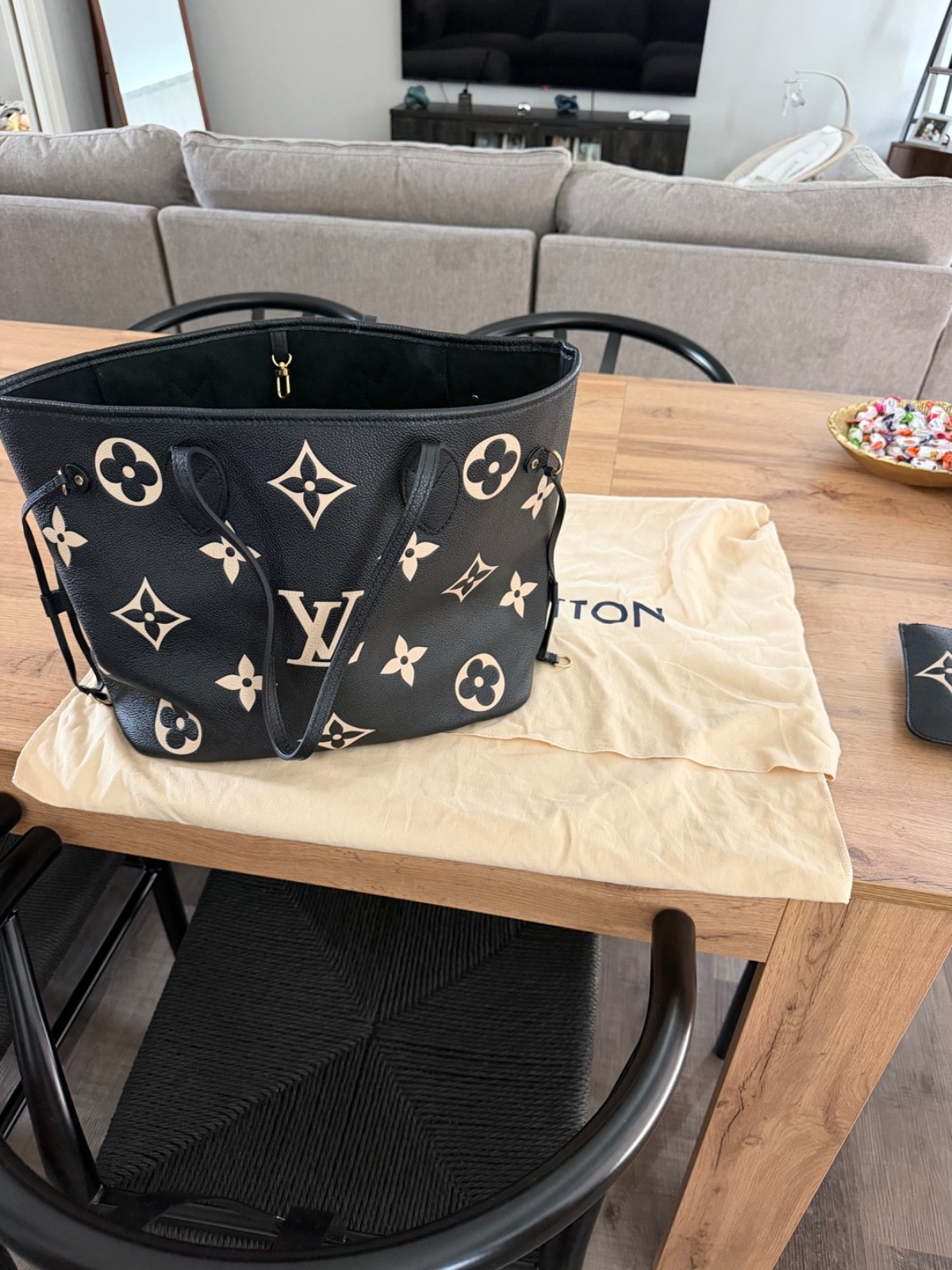 Louis Vuitton Neverfull MM Empreinte Giant Monogram Black/Beige with the pochett