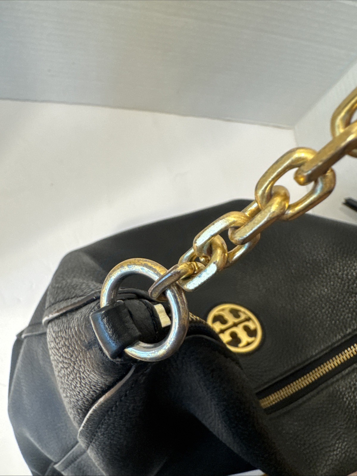 Authentic Tory Burch carter hobo shoulder bag in Black Leather gold Chain tote