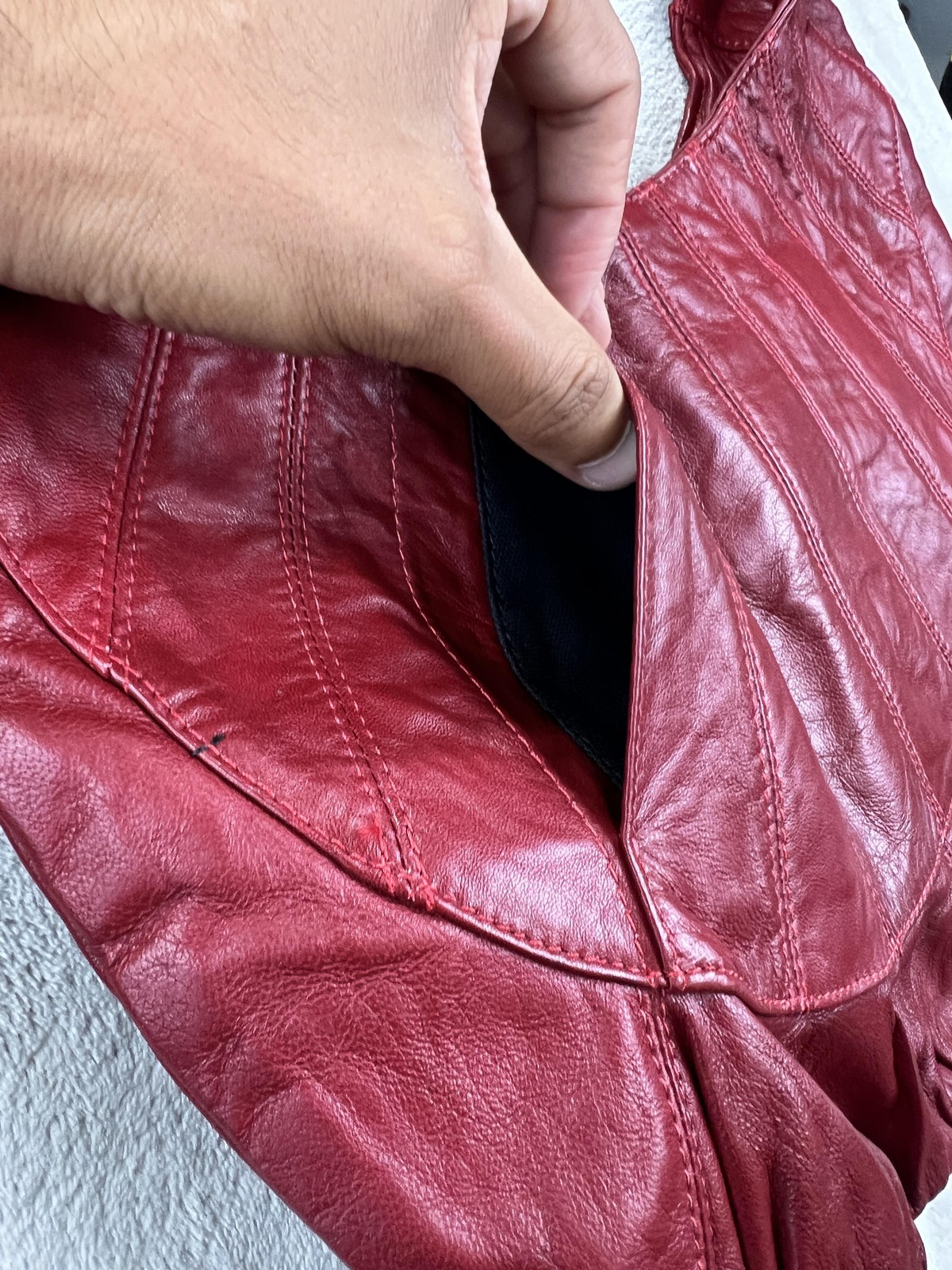 Ananas New York Hobo Bag Womens Large Red Leather Wood Ring Made in NYC *READ*