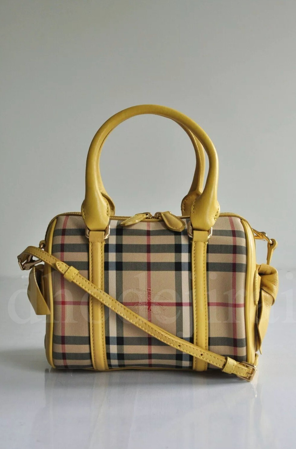 Authentic BNWOT BURBERRY Horseferry Check & Leather Womens Crossbody/Bowling/Bag