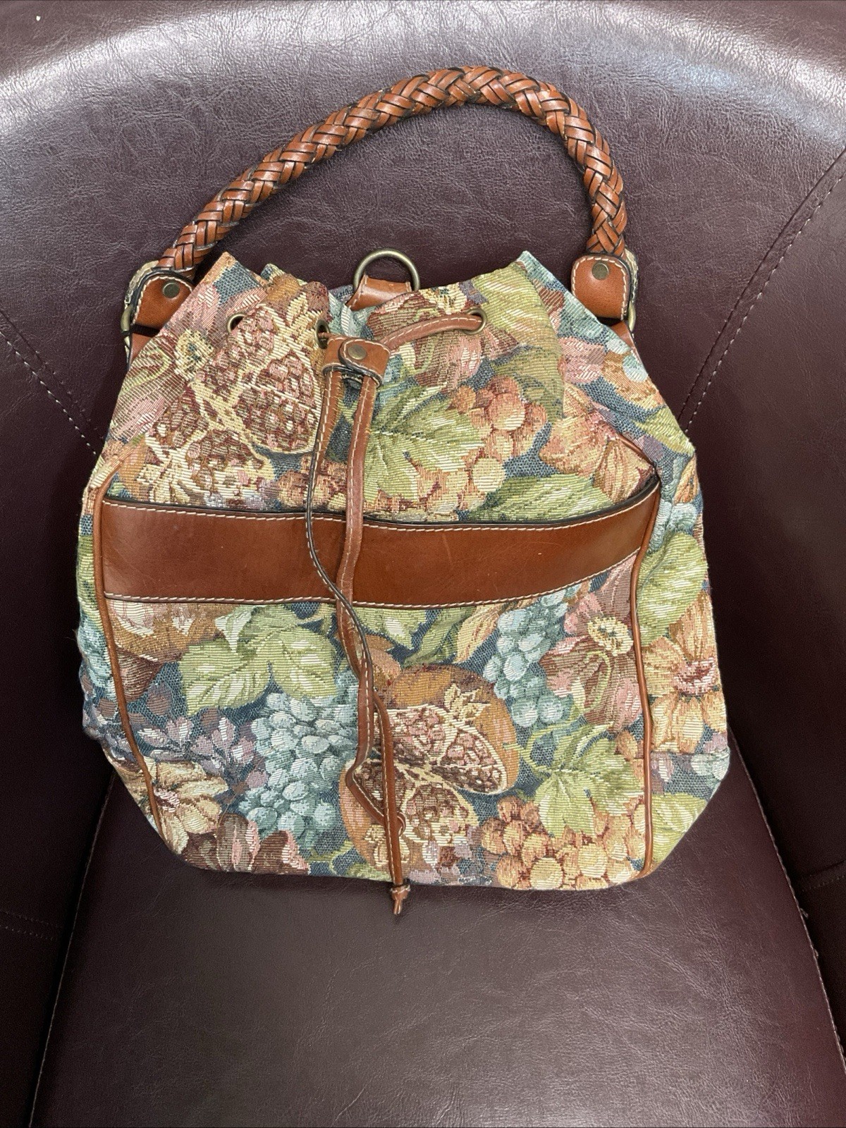 TAC Accessory Collection VINTAGE Bucket Bag Floral Pattern Tapestry Purse