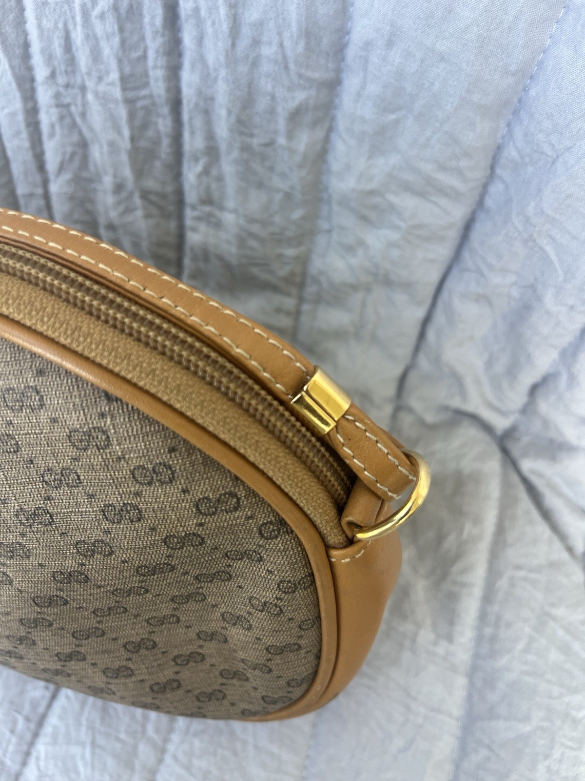 VTG Authentic Gucci GG Crossbody Bag