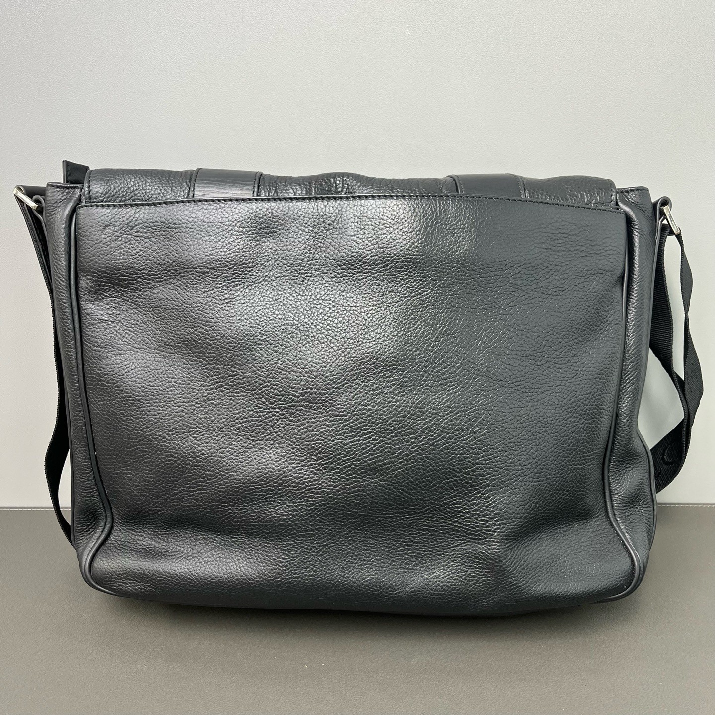 Loewe Pre-Owned Authentic Messenger Bag Black Free Tracked Shipping