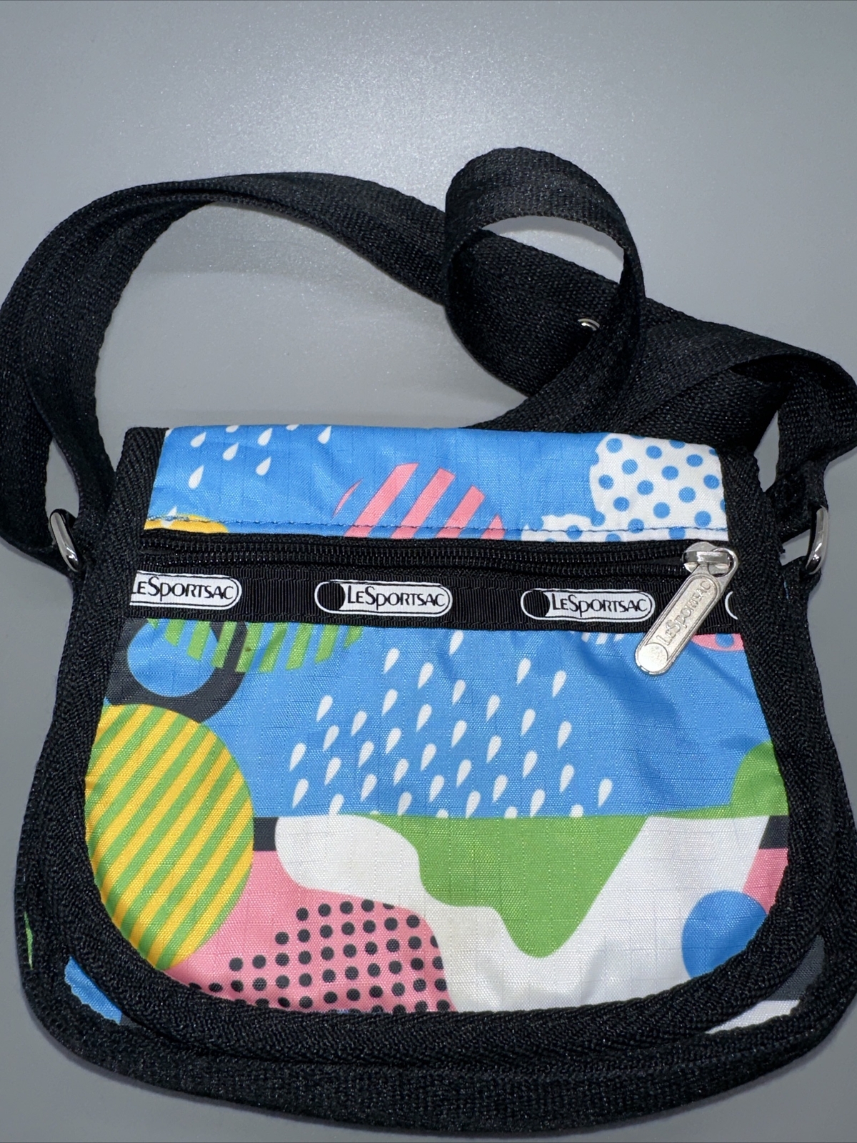 LE SPORTSAC SOPHIA CROSSBODY SHOULDER BAG COLORFUL WITH RAINDROPS EXC PRE-OWNED