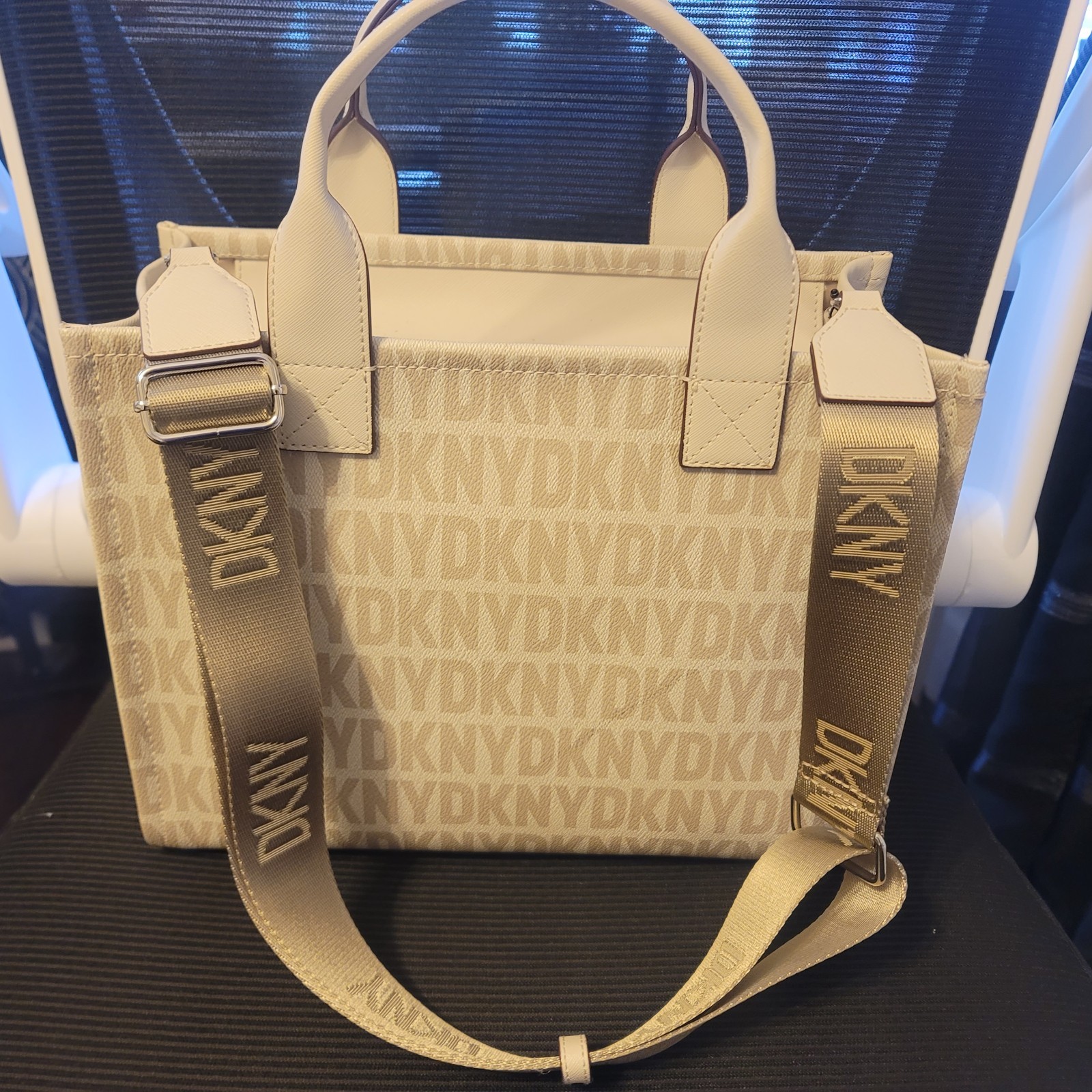 dkny handbags women new, Beige, perfect condition, no tags