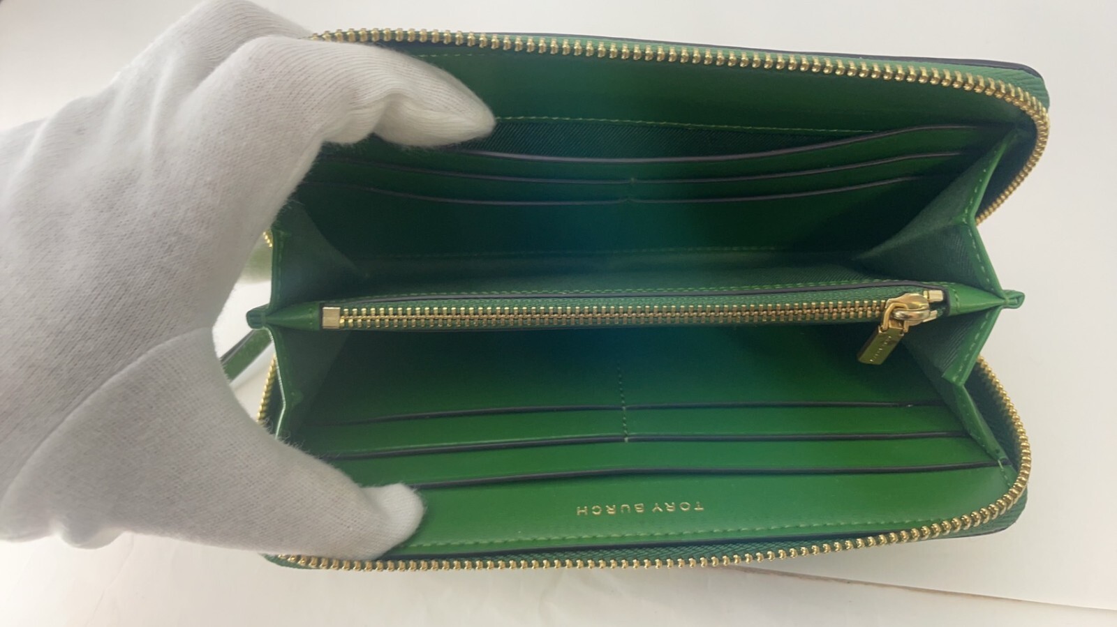 Tory Burch Women Leather Green Long Wallet 20 X 11 cm / 10.5 X 4.1 Inch