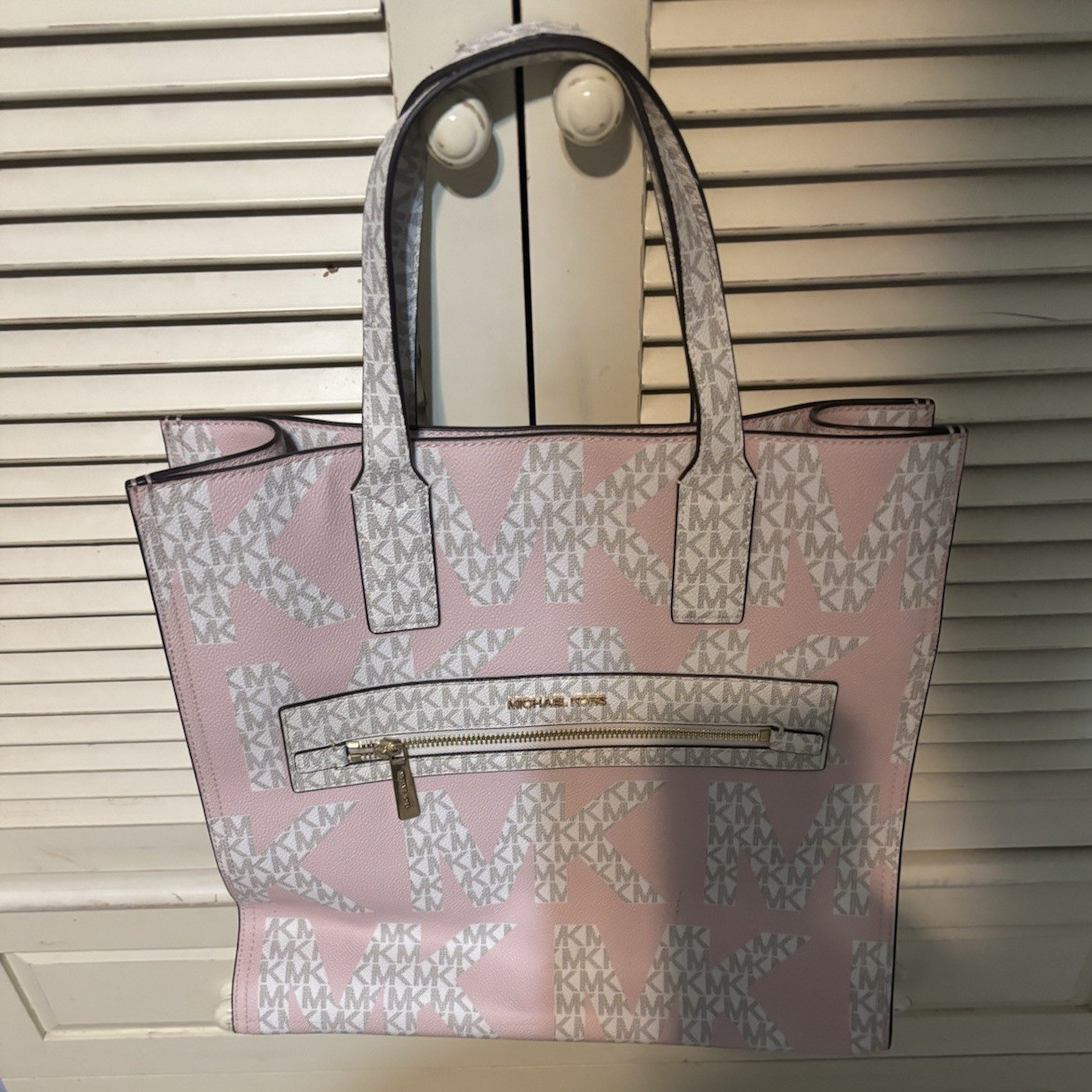 Michael Kors Large Pink/Gray Logo Tote Snap Closure Inner Pockets Zip Pocket