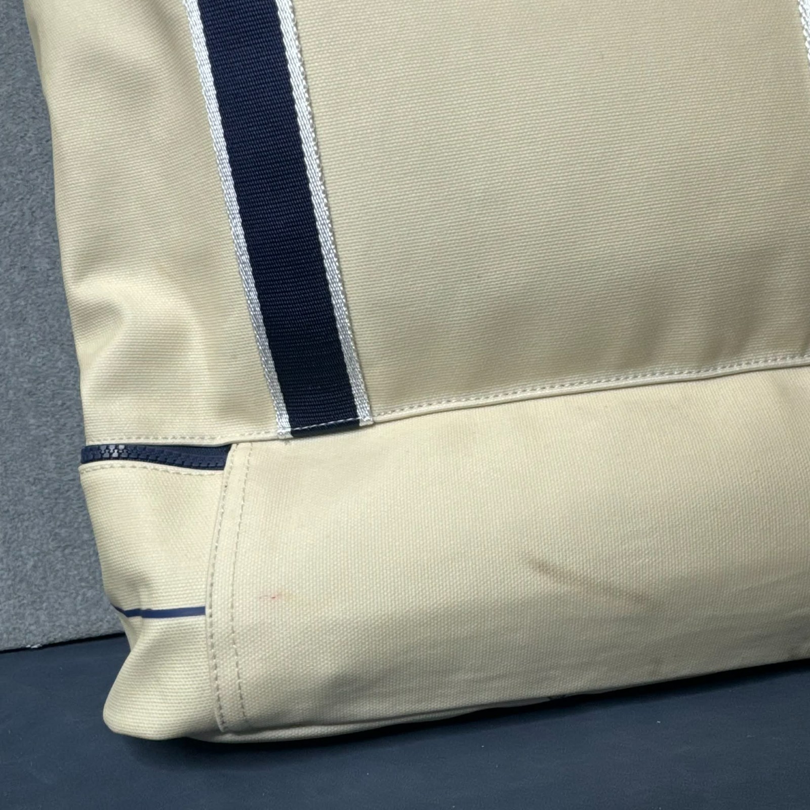 Vineyard Vines x Target Large Canvas Tote Bag Cream Navy Beach Travel Zip Pouch