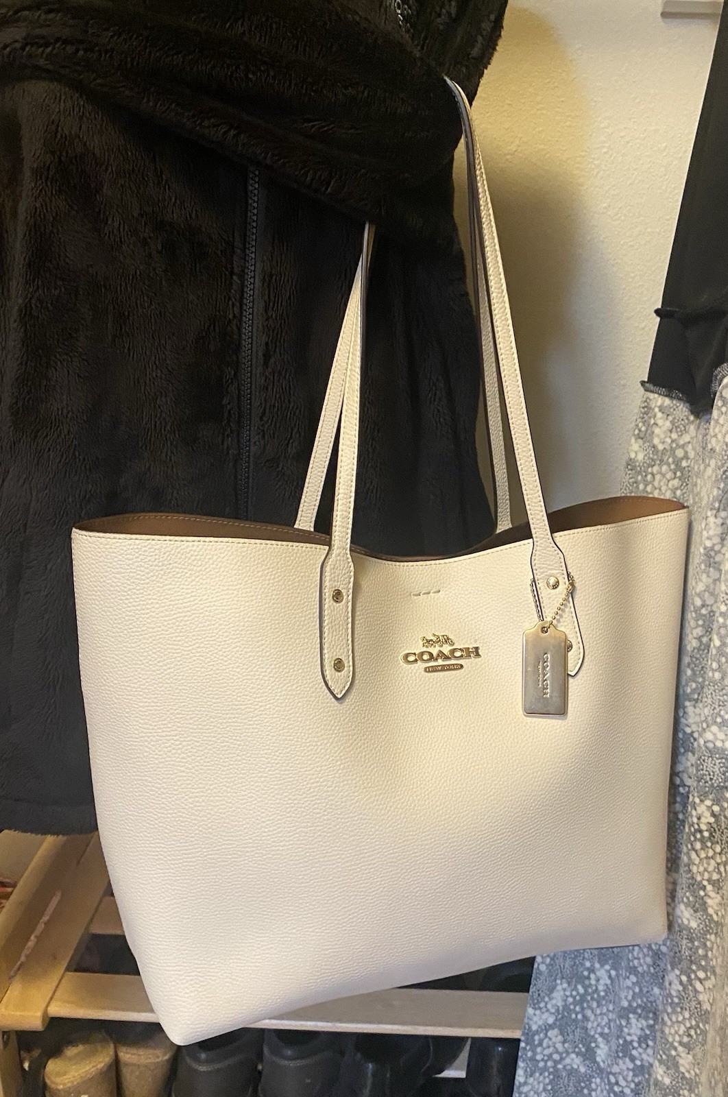 Coach 72673 Town Tote Large Chalk Polished Pebbled Leather Shoulder Bag