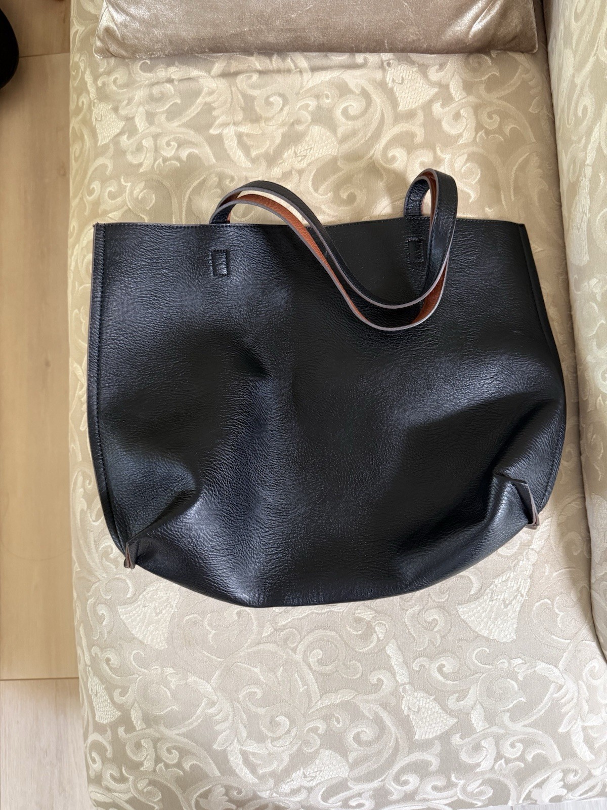 Women’s Black Solid Pebbled Reversible Tote Shoulder Bag Brown Lining Open Top
