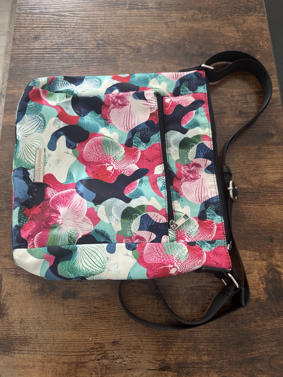 Samantha Brown To-Go Medium Zip-Front Crossbody Handbag Orchid Camo