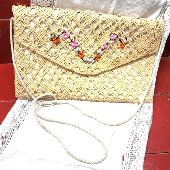 Vintage Bermuda Beauty Craft Woven Straw/Muslin Purse w/ Floral Design