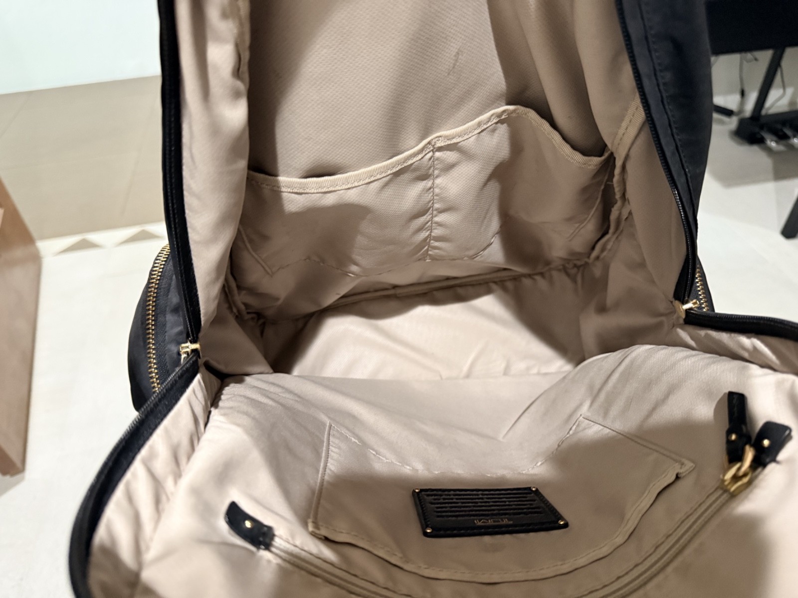 Tumi Voyageur Calais Black Backpack Business Travel Laptop Lightweight