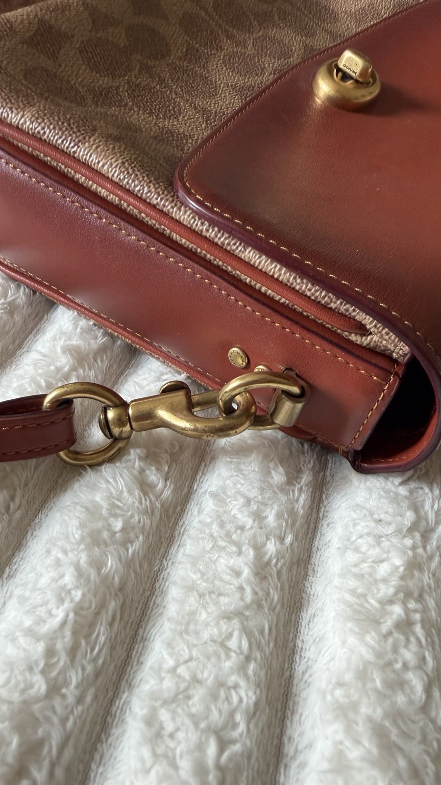 Coach Signature Logo Brown/Tan Turnlock Shoulder Bag Coin Purse and Card Holder