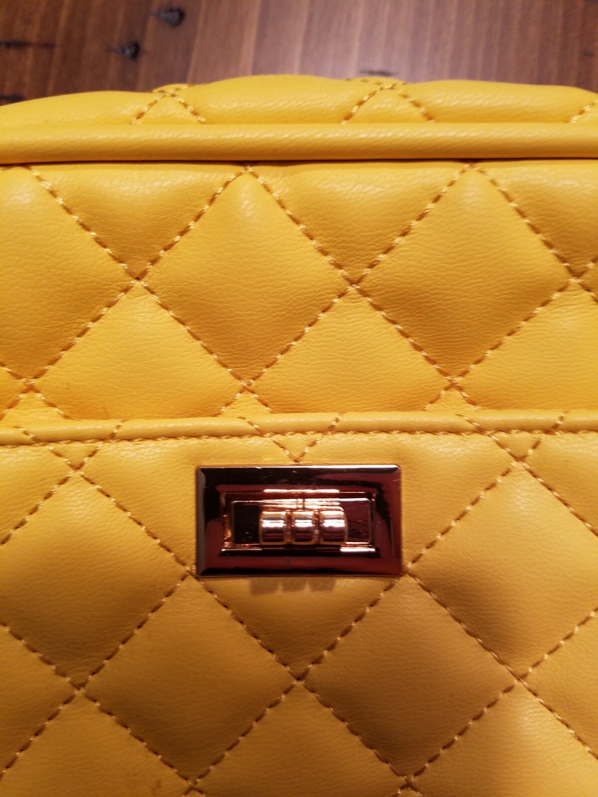 BECOOL: Yellow w/ Gold Color Chain Quilted Camera Purse w/ Twist Lock Pocket/Zip