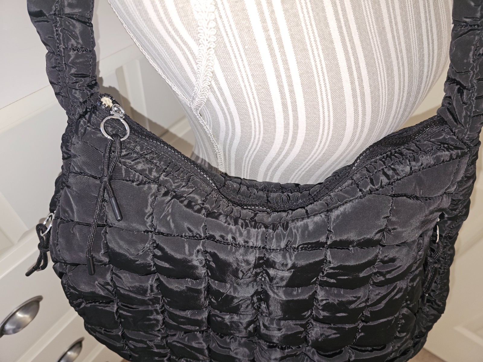 Womens Black Nylon Quilted Large Puffer Tote Shoulder Carryall Bag Side Pockets
