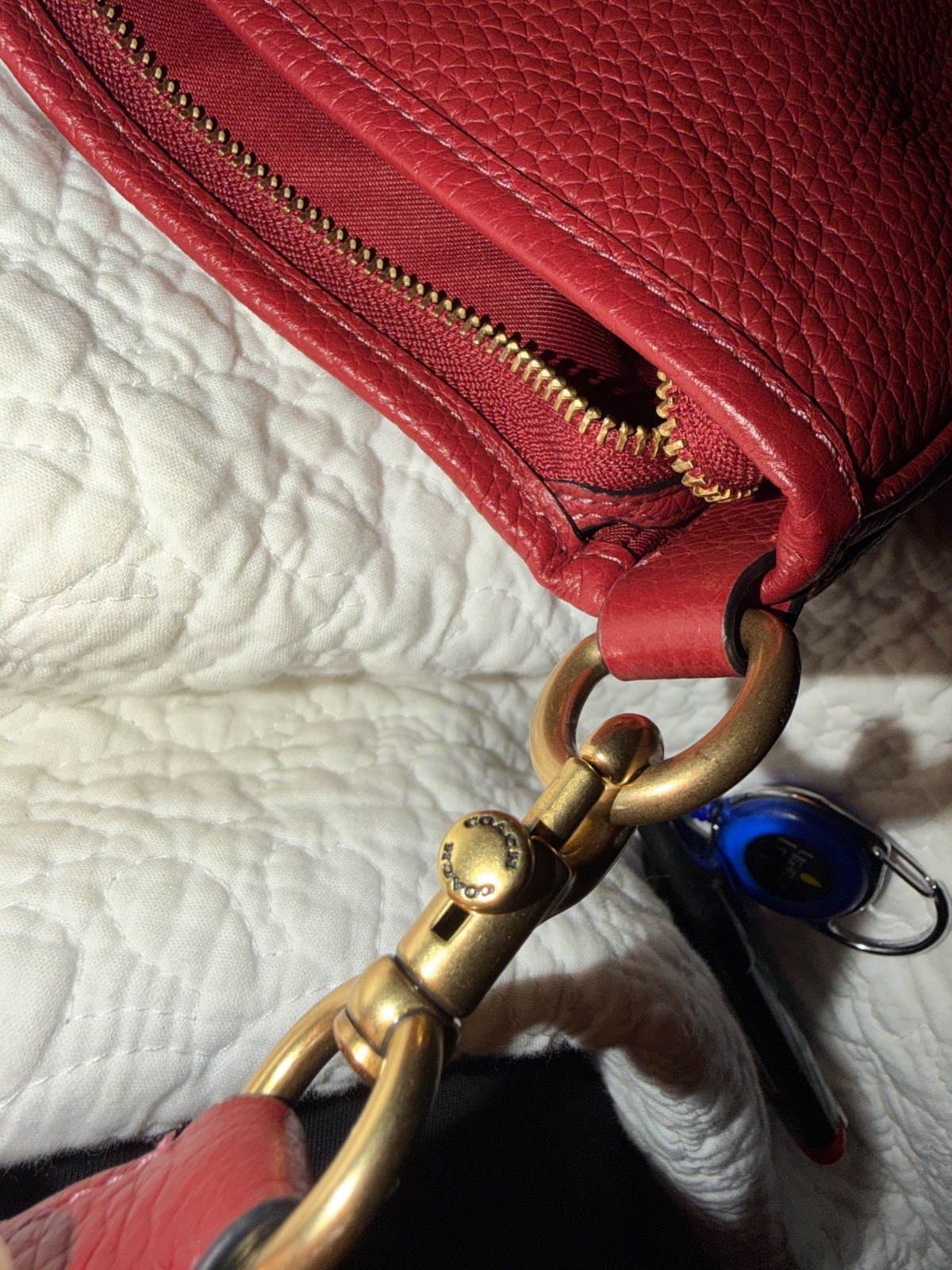 Coach purse Gold accent burgundy color vintage looking to sell 200$ obo