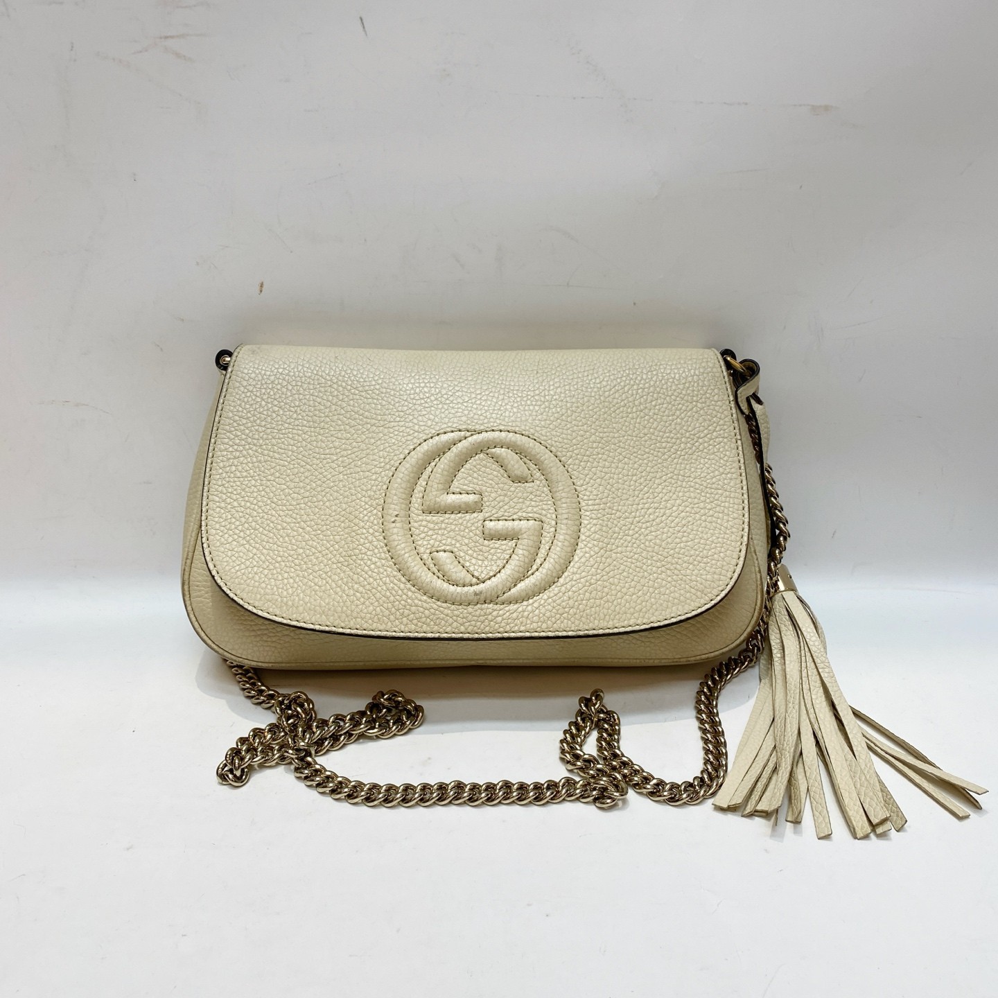 Preloved GUCCI Soho Off White Pebbled Leather Flap Crossbody Bag with Tassel