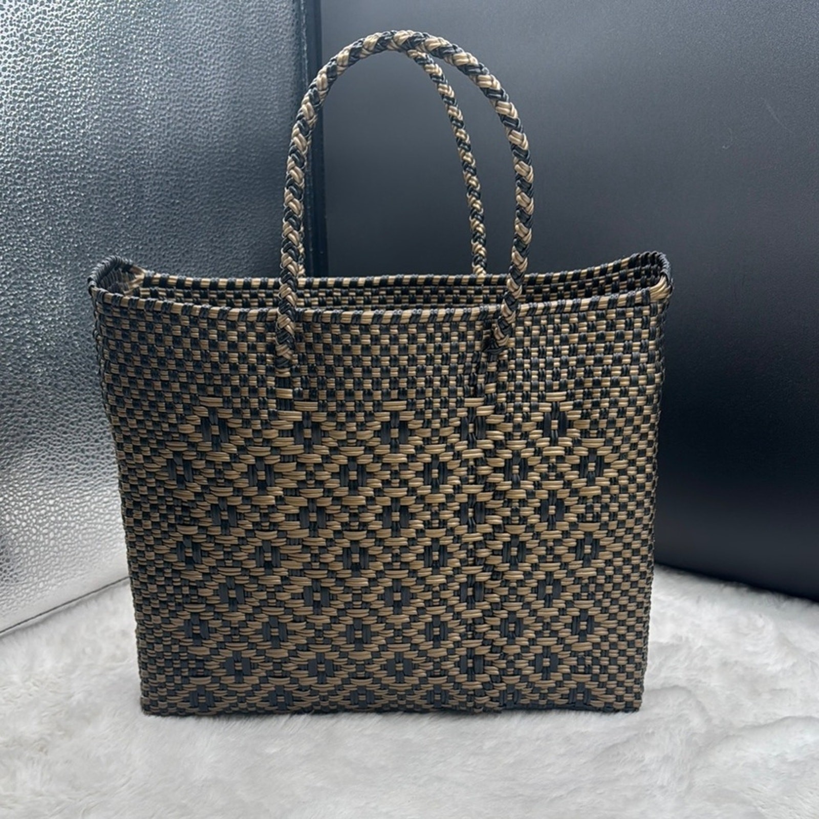 Elegant Woven Tote Bag – Black and Brown