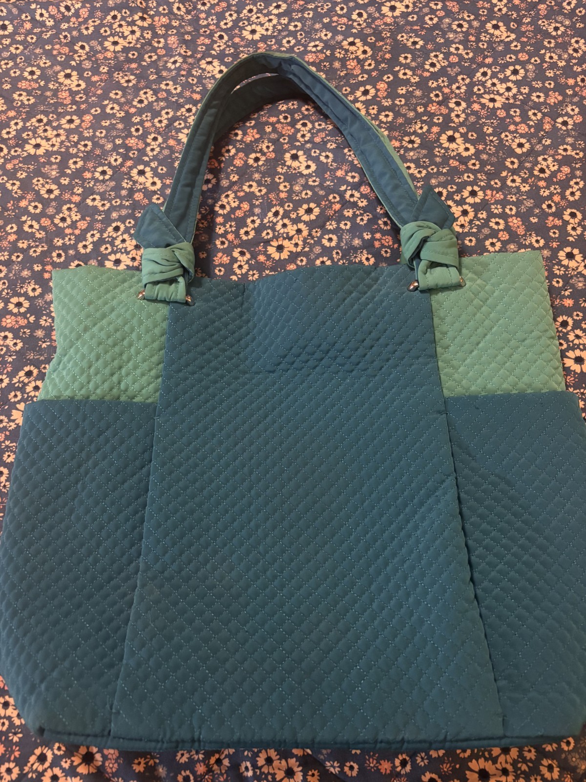 059- Vera Bradley Quilted Floral Tote Bag Blue Green Zip Closure