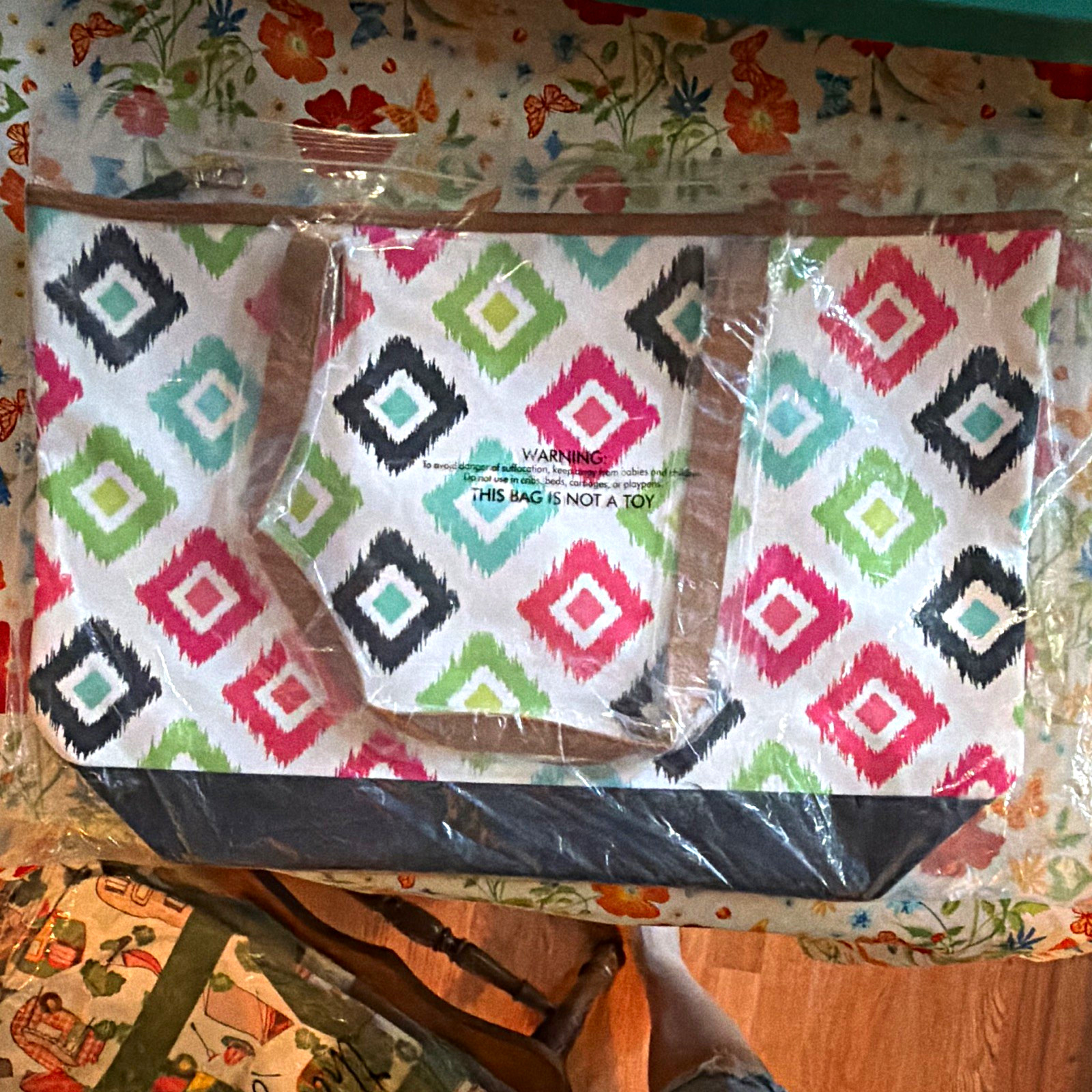 Thirty-One Lakeside Tote Bag Large Geometric Multicolor Zip Pockets Pouch