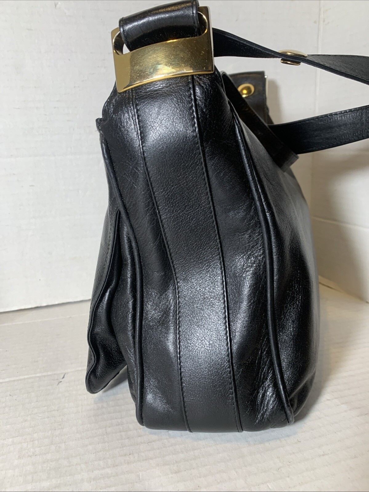 Susan Gail 80’s Black Leather Gold Accents Shoulder Handbag Purse Italy