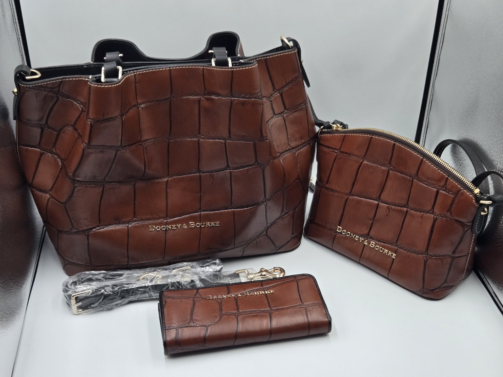 Dooney Bourke Oakdale Crocodile Embossed Brenna Bag Set Of 3 Brown NWOT