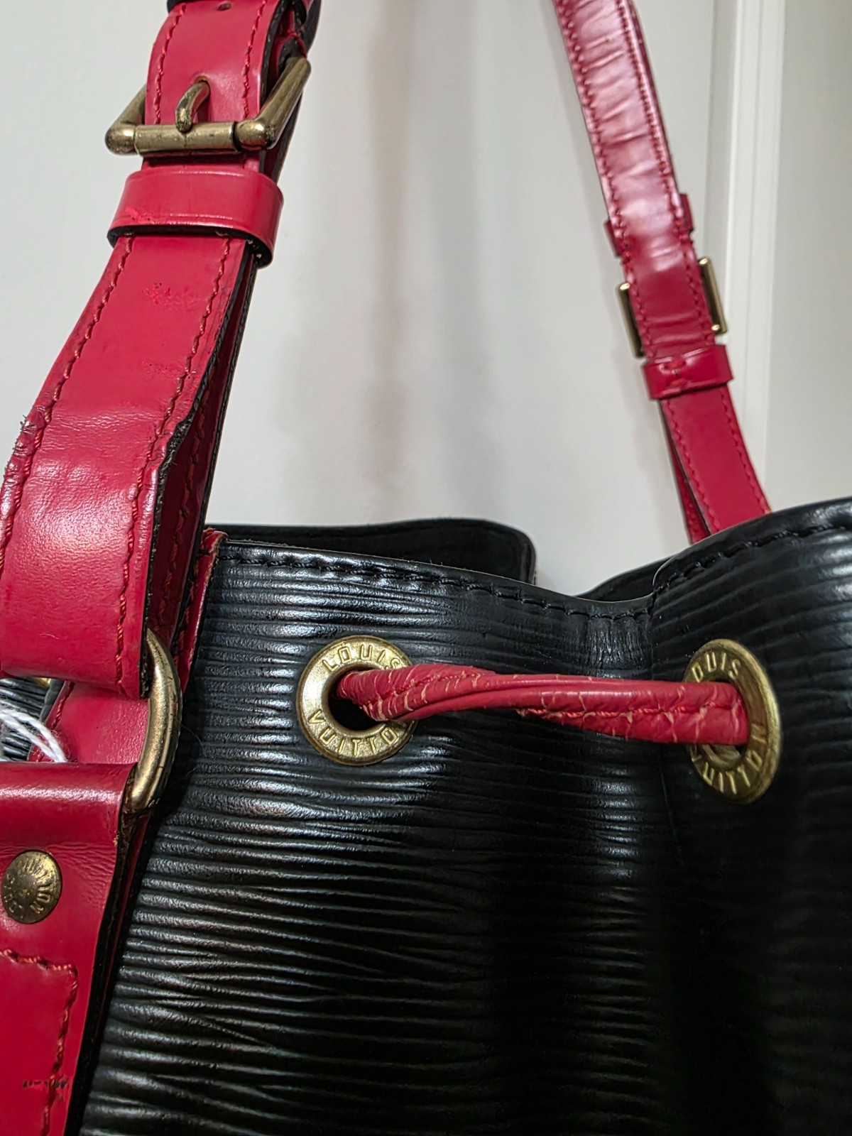 Louis Vuitton Bicolor Bucket Bag Large Black/Red Leather