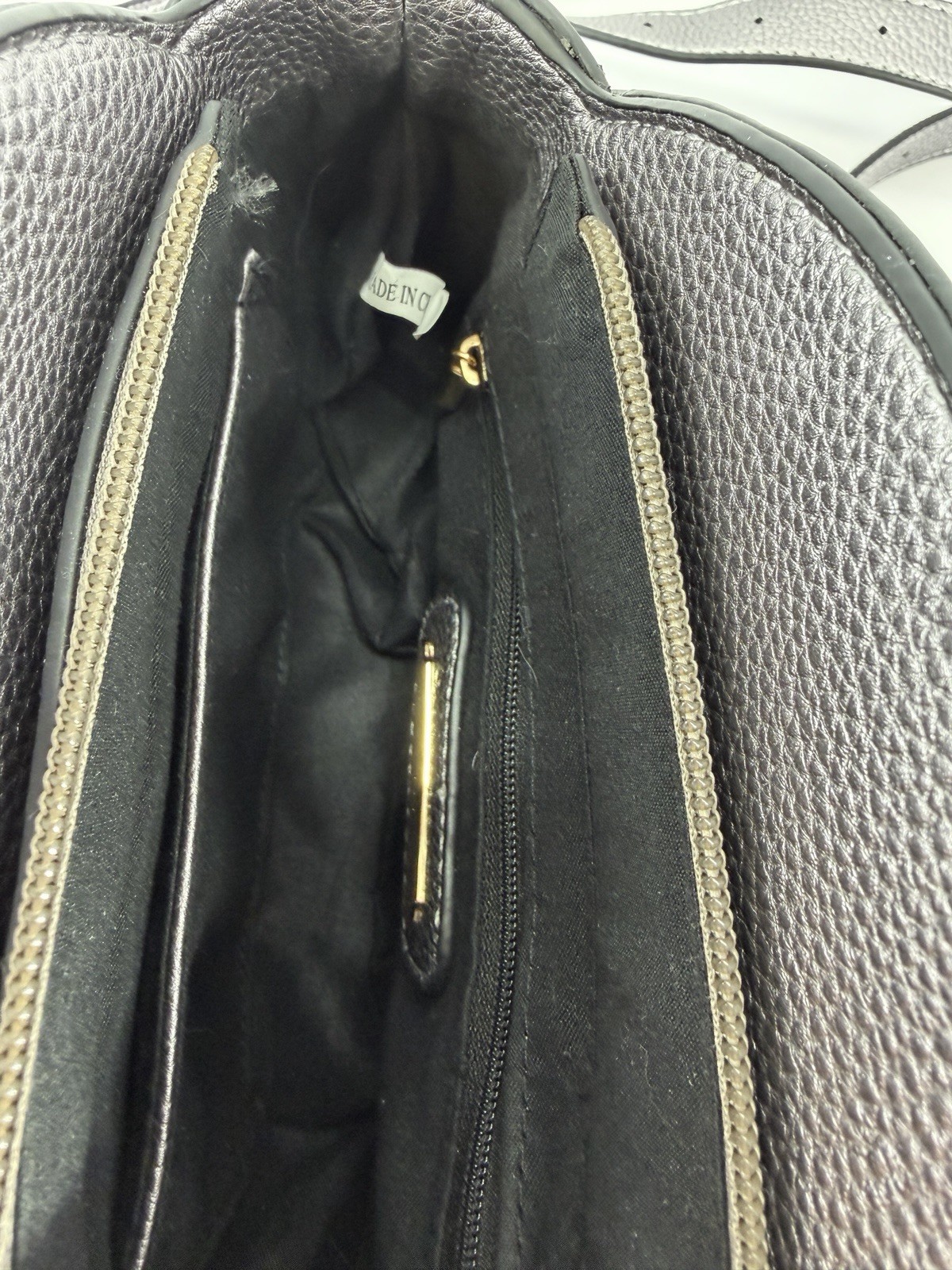 Mia K Collection Black Silver Gold Nobella Hexagon Round Crossbody Purse