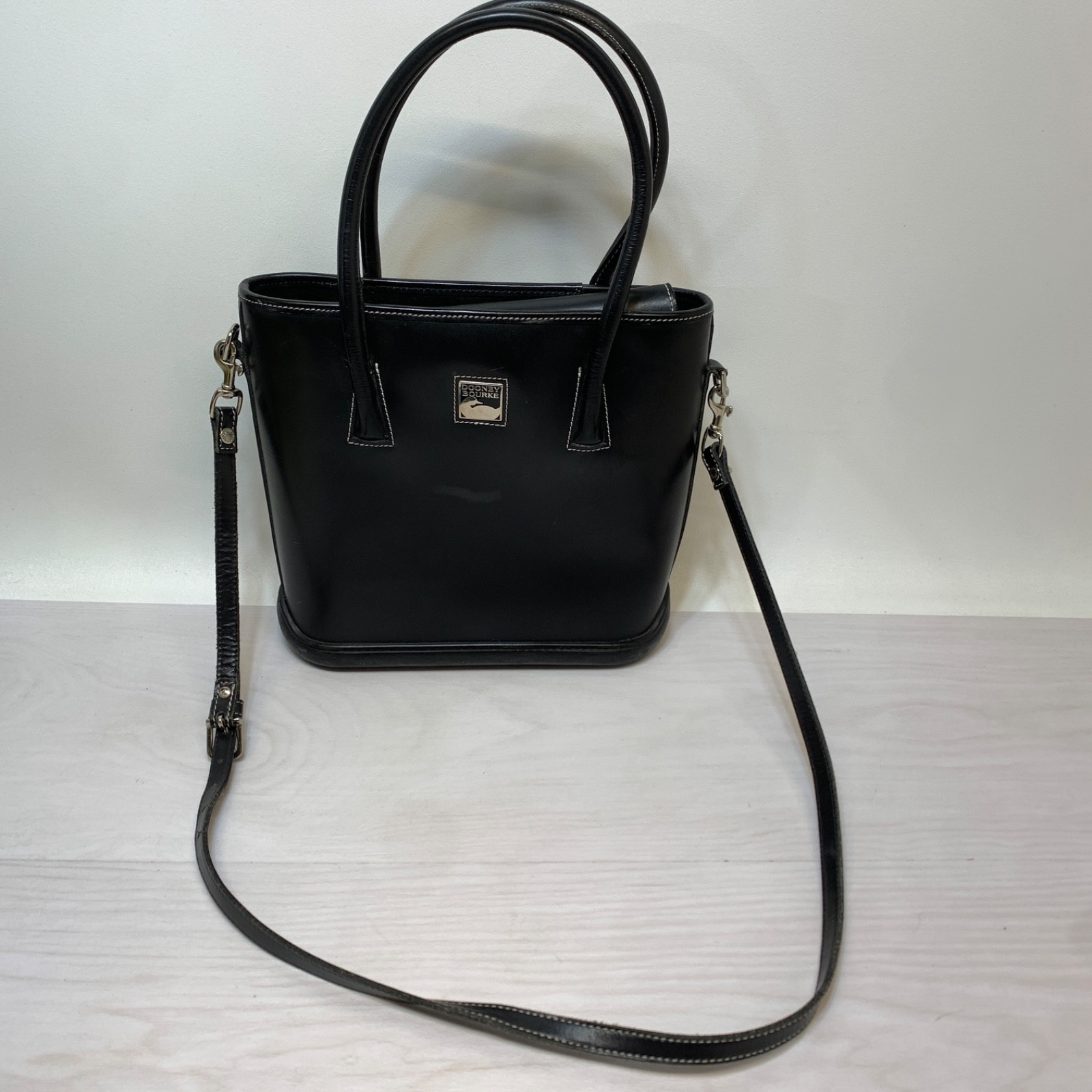 Dooney And Bourke Womens Parasole Black Tote W/ Removable Crossbody Strap