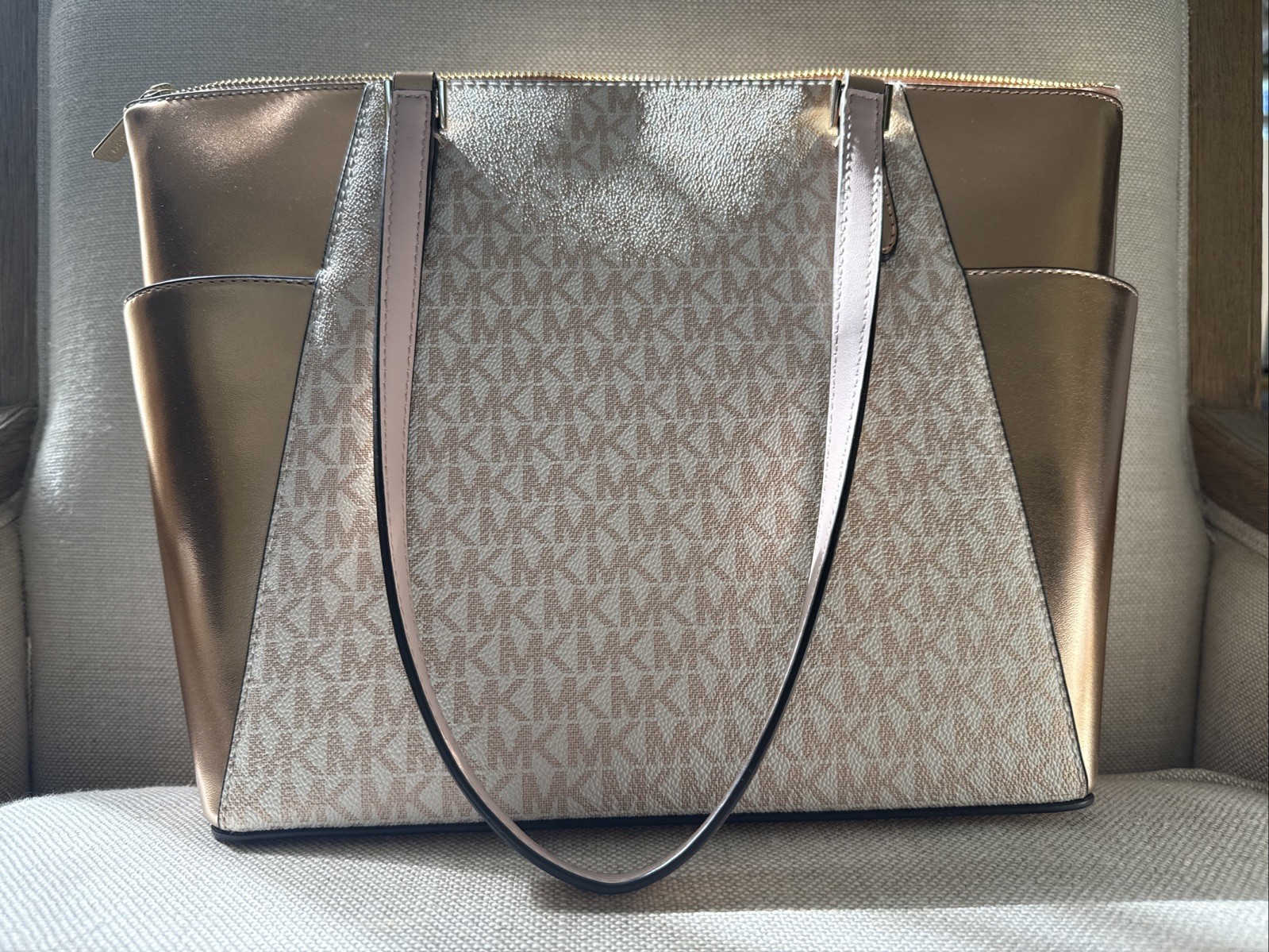 Michael Kors MK Women Charlotte Large Rose Gold Tote Shoulder Handbag Purse Bag