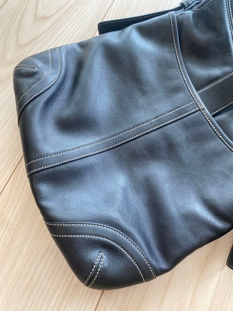Coach Soho Black Leather Shoulder Bag Y2K Vintage Signature Silver Buckle