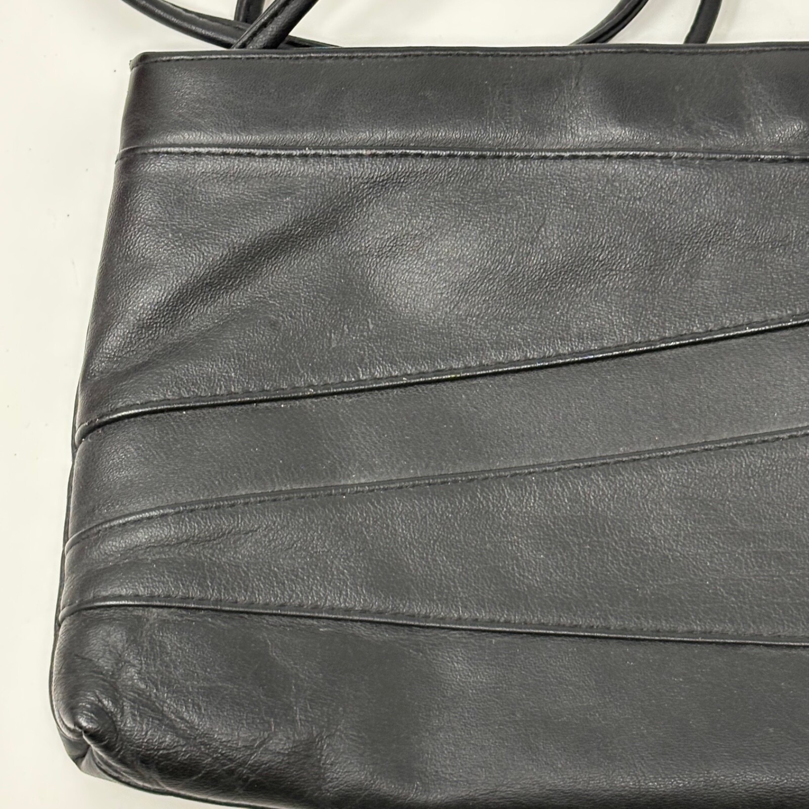 Vintage Womens Shoulder Bag Purse Black Leather Narrow Strap Zip Top Made Korea