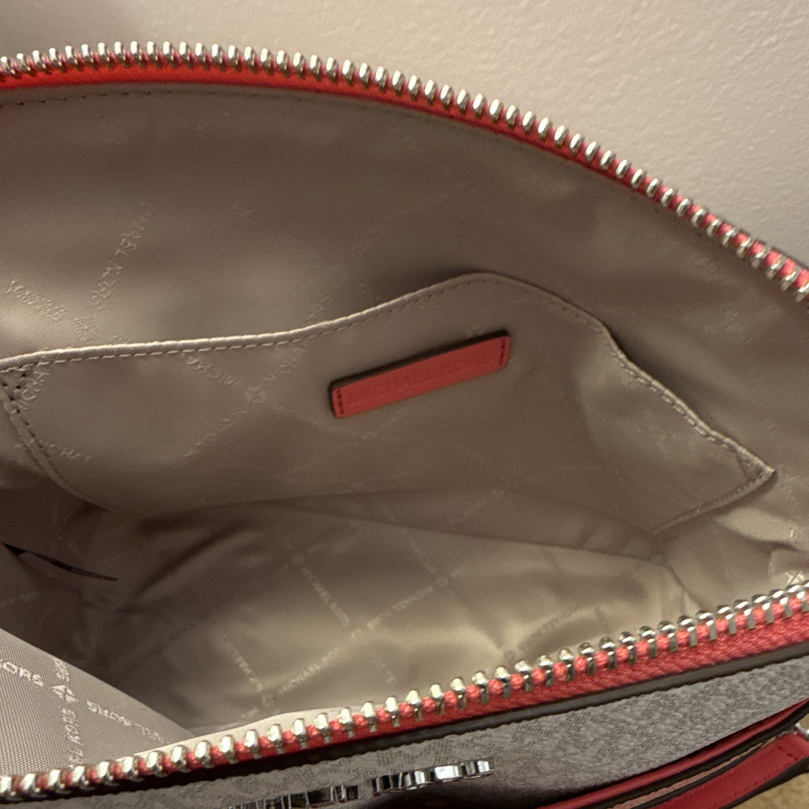Michael Kors Jet Set Travel Medium Crossbody Logo Zip Strap Pockets