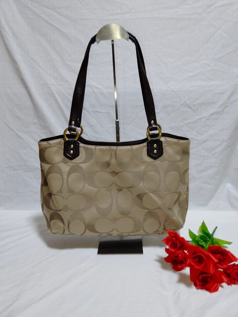 Excellent condition COACH Shoulder Bag Handbag Soho 25294 22a