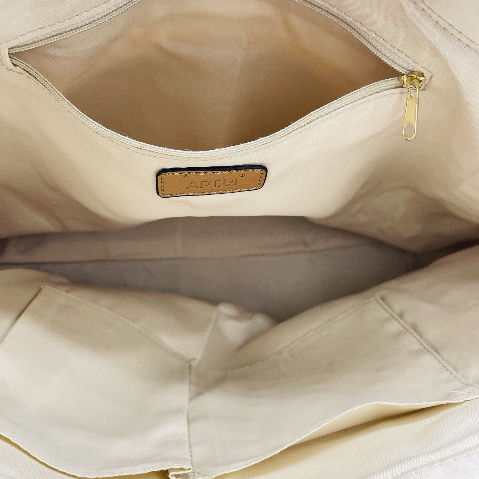 Apt. 9 Womens Handbag Beige Large Purse Shoulder Bag Zip Side Pockets
