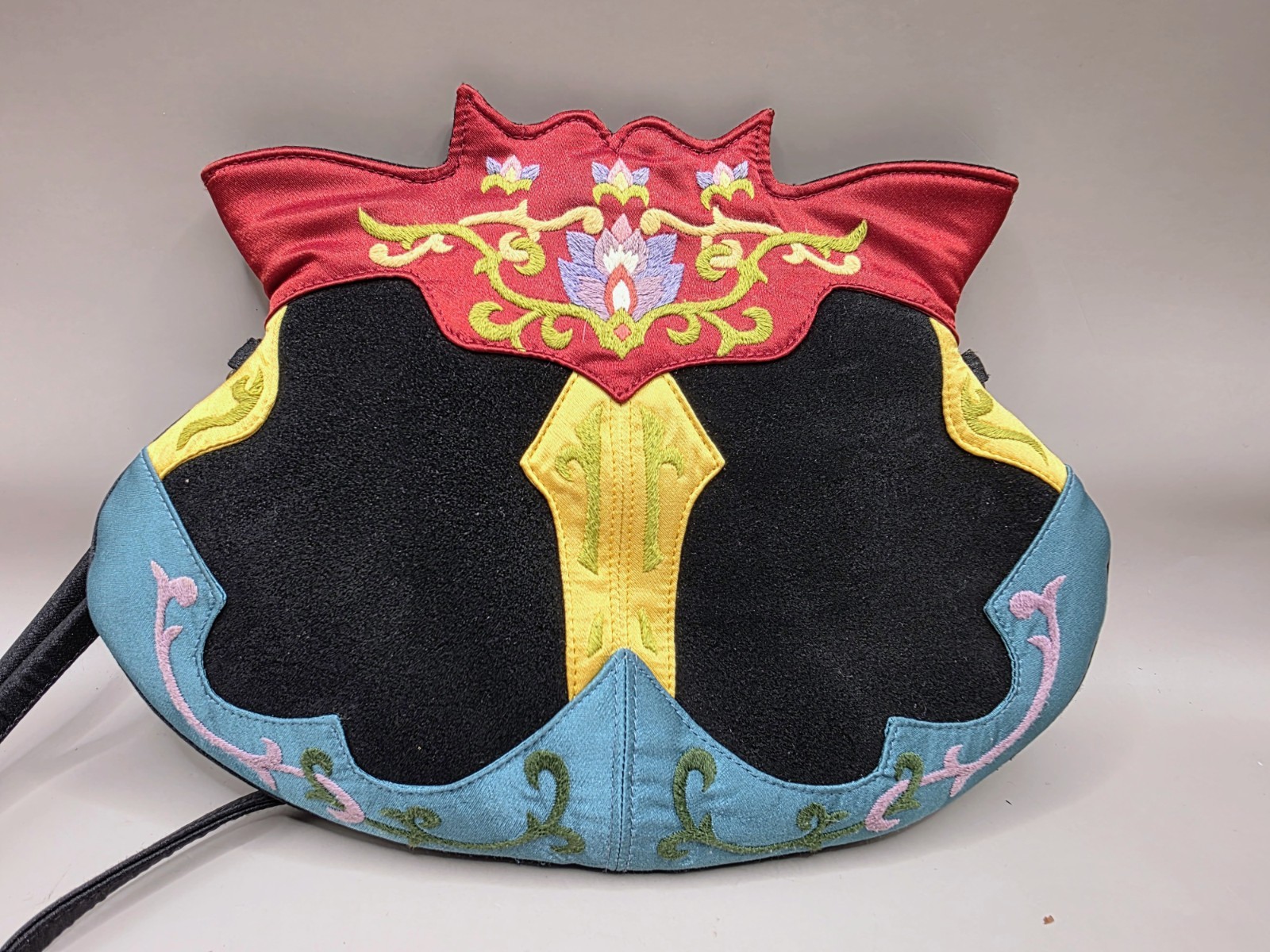 Vtg J Peterman OOVOO Embroidered Crossbody Purse Black Velvet Silk Ornate Bag