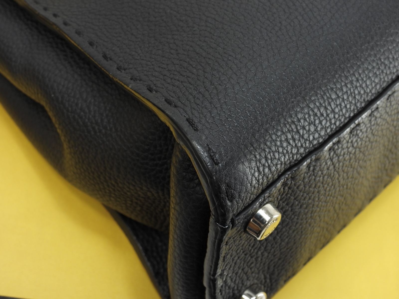 Fendi Peekaboo Regular Selleria Leather Black Handbag 13.3*9.8*5.1 inch