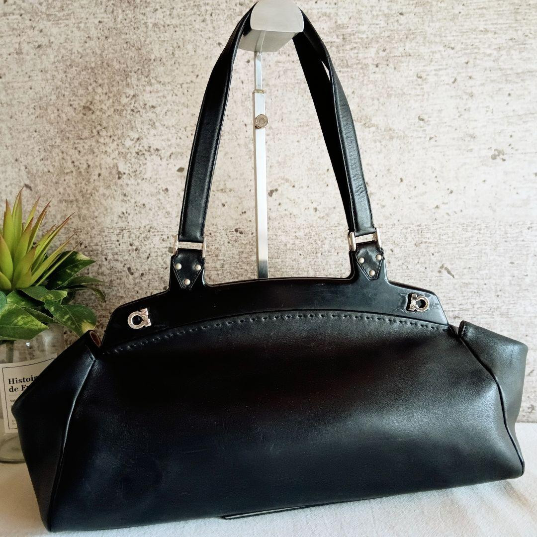 SALVATORE FERRAGAMO Gancini Vintage Leather Shoulder Bag Black PHW Italy GC Auth