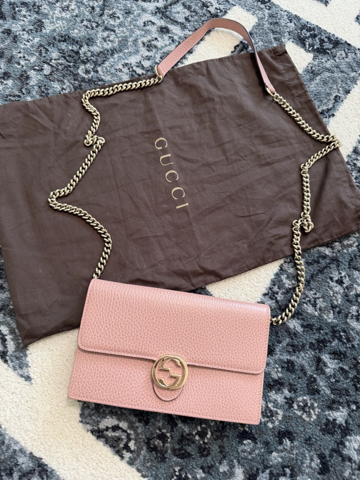 GUCCI Dollar Interlocking G Calfskin Chain Wallet Crossbody Bag Soft Pink